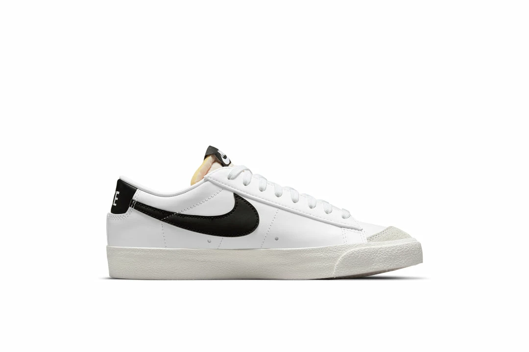 WMNS Nike Blazer Low '77 - White/Black 2 WMNS Nike Blazer Low '77 - White/Black