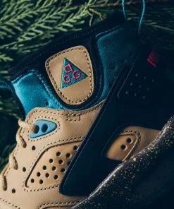 Nike ACG Air Mowabb - Twine/Fusion Red/Club Gold