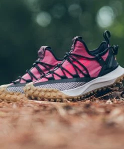 Nike ACG Mountain Fly Low - Light Mulberry/Flash Crimson