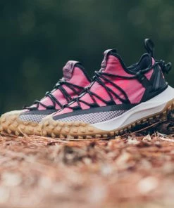 Nike ACG Mountain Fly Low - Light Mulberry/Flash Crimson