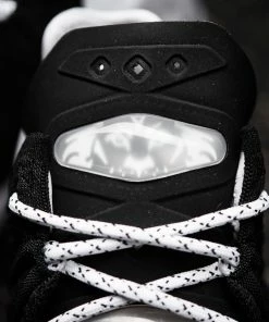 Nike LeBron 18 - Black/White