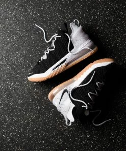 Nike LeBron 18 - Black/White
