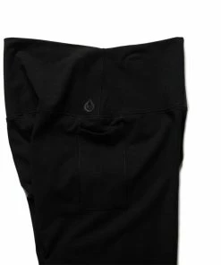 Sneaker Politics Latest WMNS Politics X TASC Leggings - Black