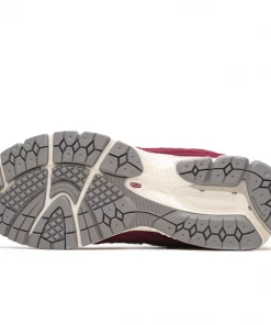 New Balance M2002RHA - Garnet/Deep Earth Red