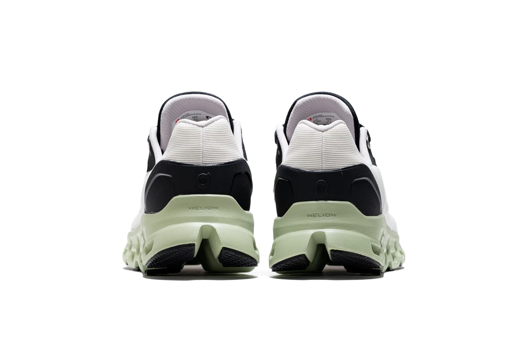 Latest On Cloudstratus - White/Black 4 Latest On Cloudstratus - White/Black