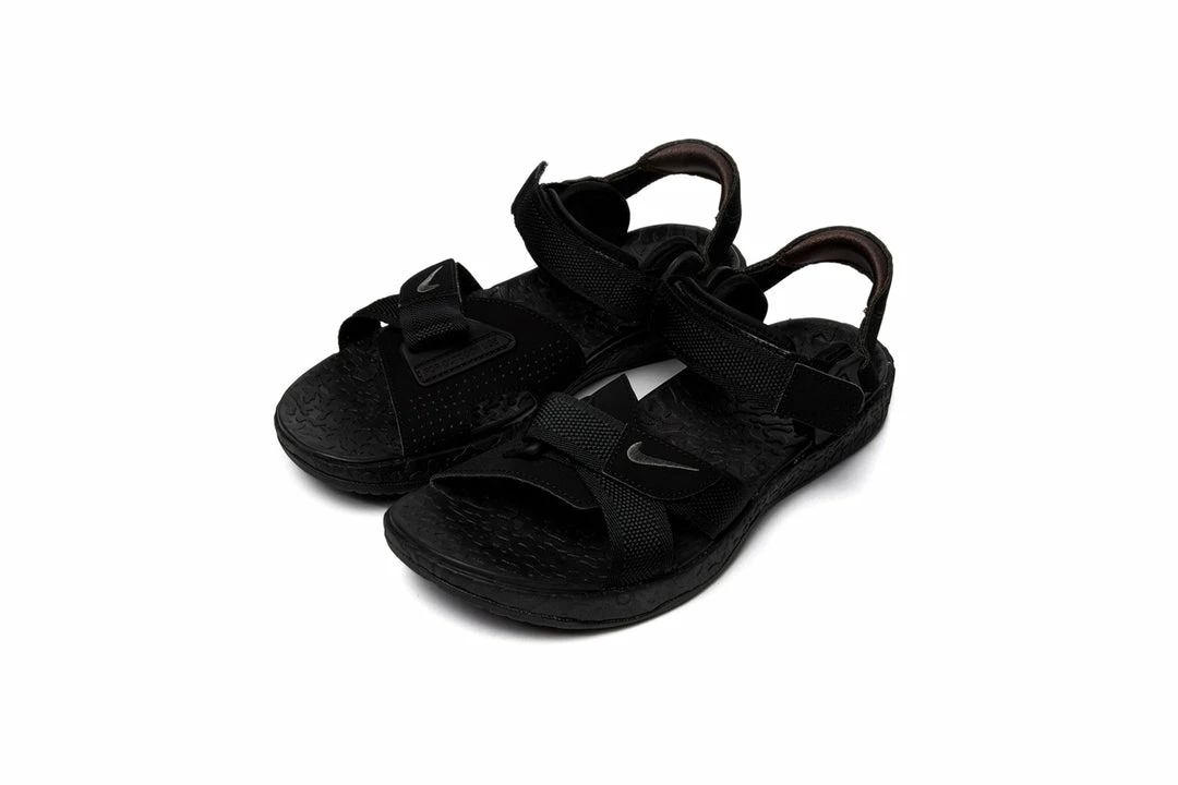 Nike ACG Air Deschutz+ Sandal - Black/Iron Grey 2 Nike ACG Air Deschutz+ Sandal - Black/Iron Grey