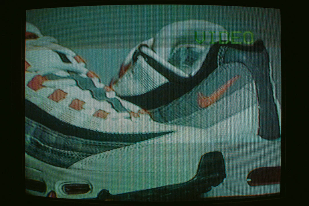 Nike Air Max 95 QS 'Japan' - Summit/Chile Red 19 Nike Air Max 95 QS 'Japan' - Summit/Chile Red